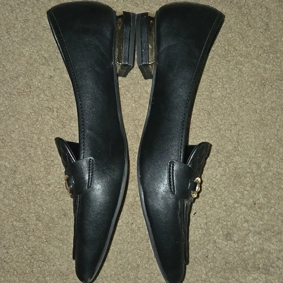 Elegant Black Quilted Women's Loafers - Picture 3 of 10